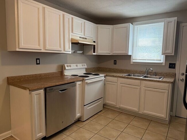 Building Photo - East Nashville / Inglewood 3 Bedroom / 1 B...