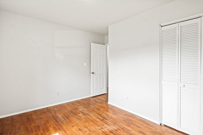 Building Photo - 9725 N Edison St