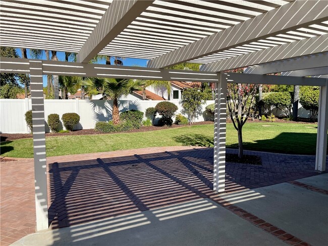 Building Photo - 25472 Day Lily Dr