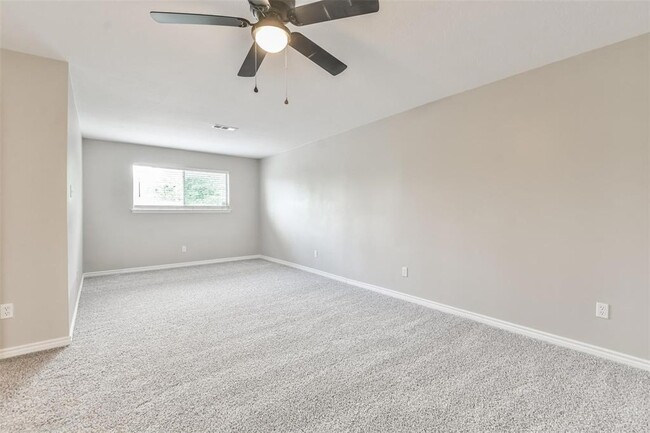 Building Photo - 7003 Huntbrook Dr