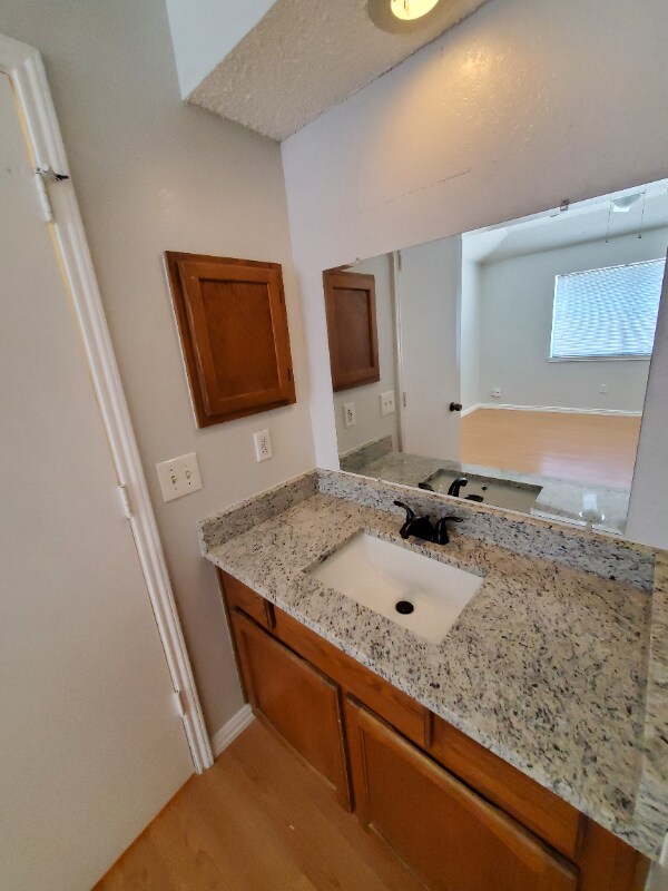 Building Photo - 310 Bluegrass Ln