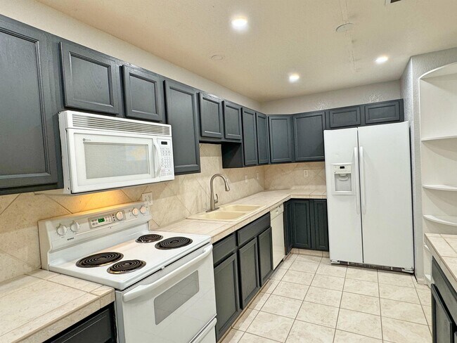 Building Photo - 4271 S Blackhawk Cir