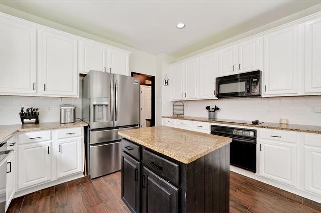 Building Photo - 8310 Sawgrass Ln