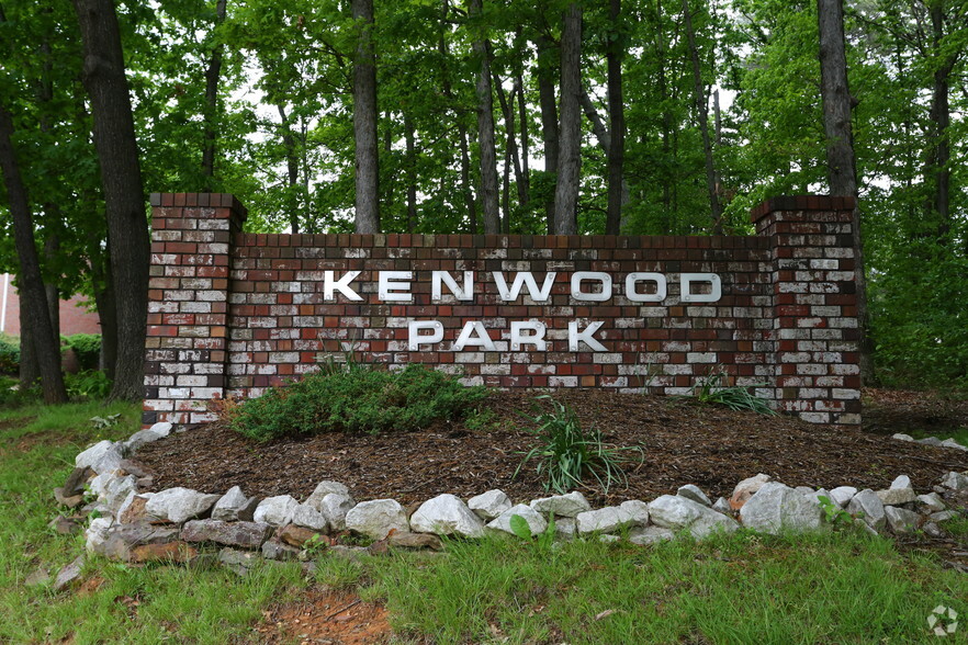 Community Sign - Kenwood Park Apartments