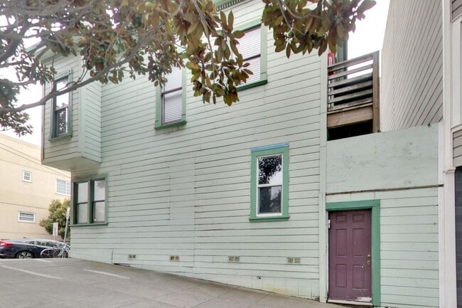 Building Photo - 159 Castro St