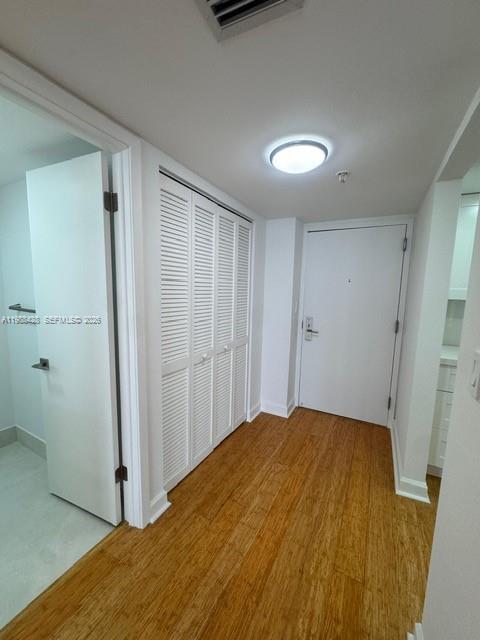 Building Photo - 801 N Venetian Dr