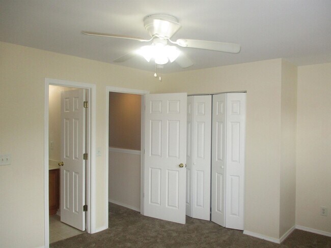 Building Photo - 156 Olde Towne Way