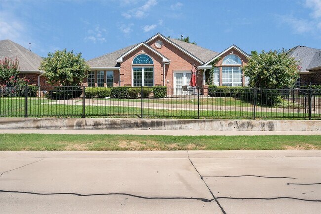 Building Photo - 2313 Ragland Rd
