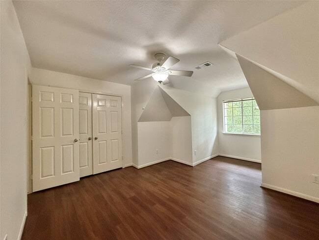 Building Photo - 105 S Spiral Vine Cir