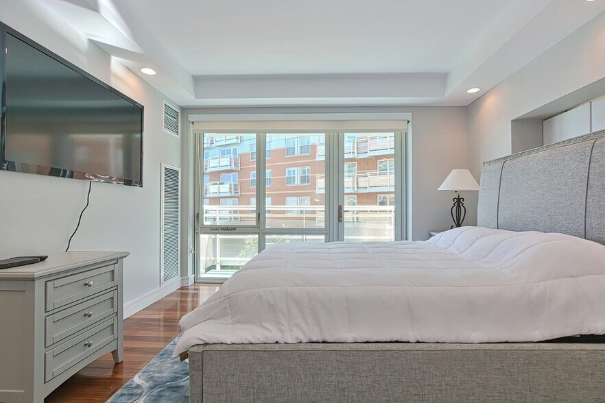 Building Photo - 3 Battery Wharf