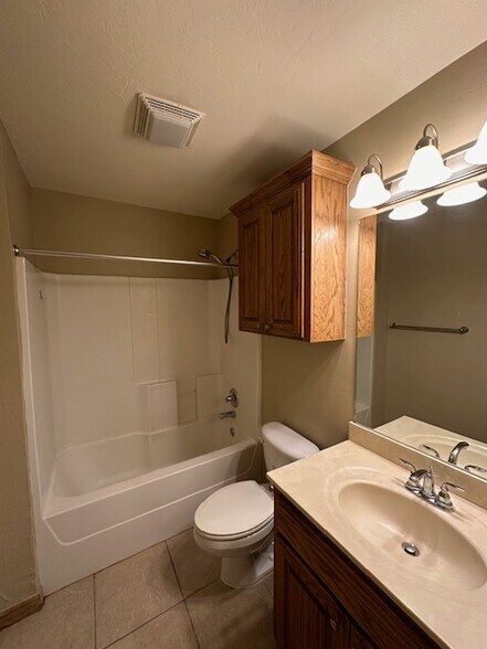 Building Photo - 3605 NW 51st St