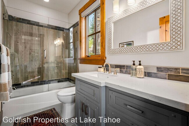 Building Photo - 5 br, 5.5 bath House - 597 Fallen Leaf