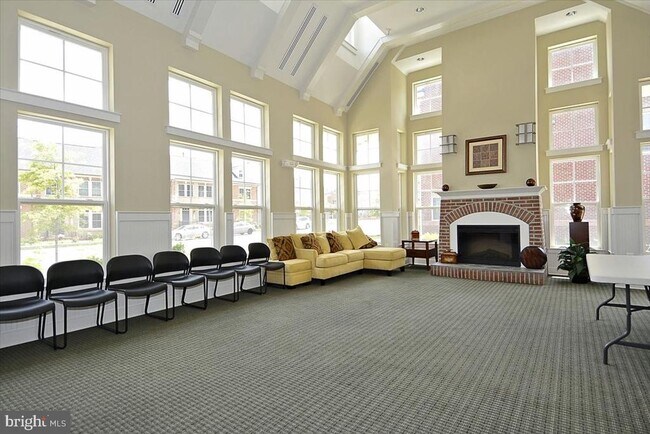 Building Photo - 452 Exchange Avenue