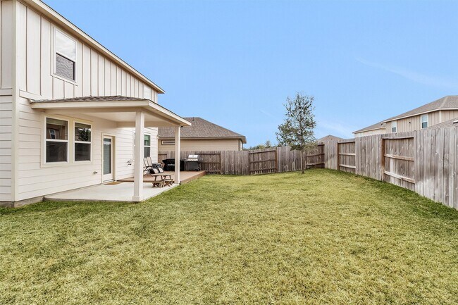 Building Photo - 18503 Sunrise Maple Dr