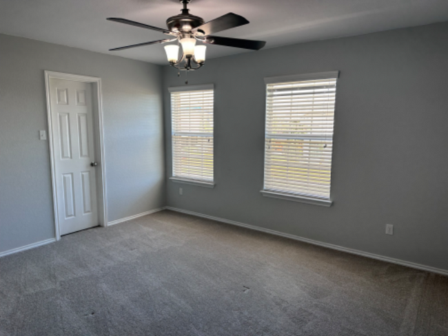 Building Photo - 3108 Claymore St