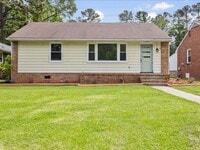 Building Photo - Luxury Remodeled 4 Bedrooms  2 Full Baths