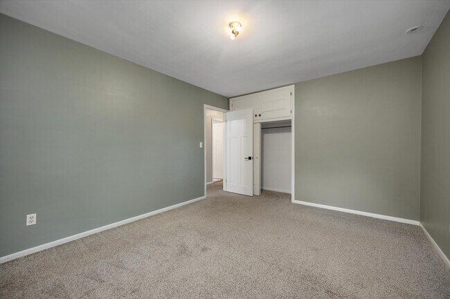 Building Photo - 4790 Belzair Dr