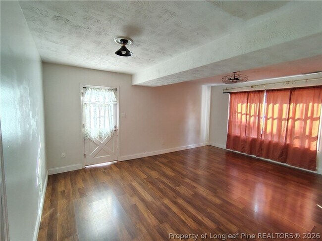 Building Photo - 515 Farmview Dr