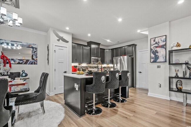 Building Photo - 324 Golan Cir