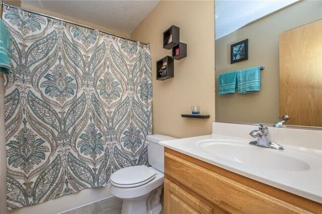 Building Photo - 523 E 4th St