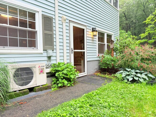Building Photo - 23 Van Dam Rd