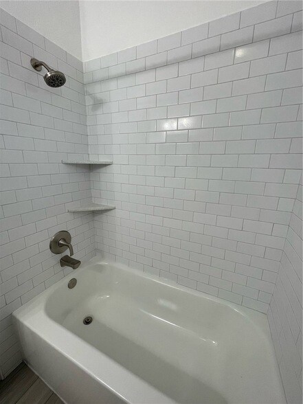Building Photo - 3838 Oldenburg Ln