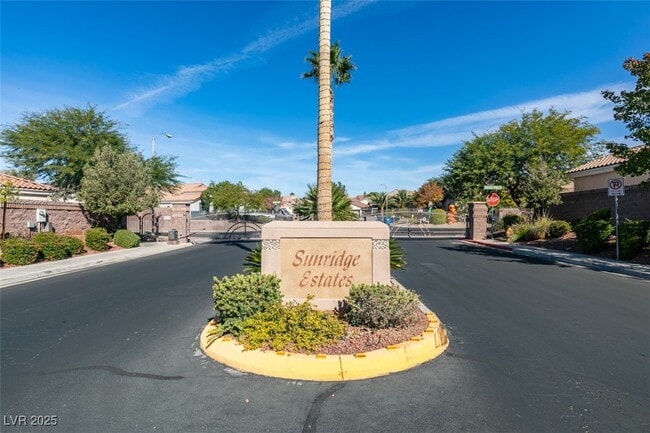 Building Photo - 2255 Double Tree Ave