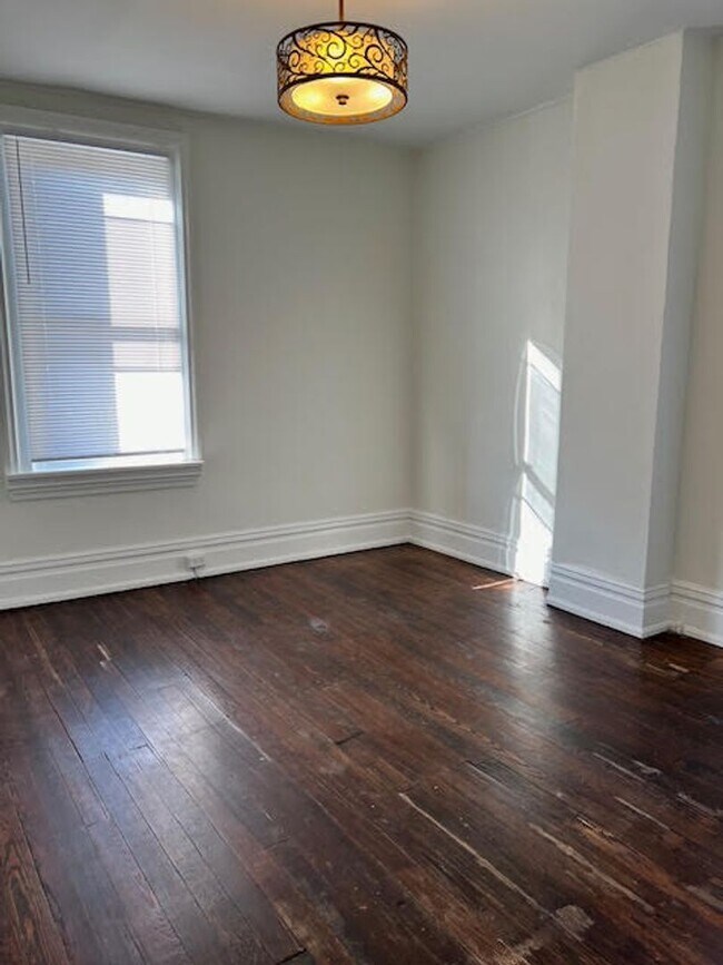 Building Photo - 1424 California Ave