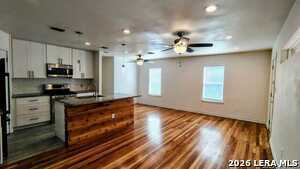 Building Photo - 1338 W Elsmere Pl