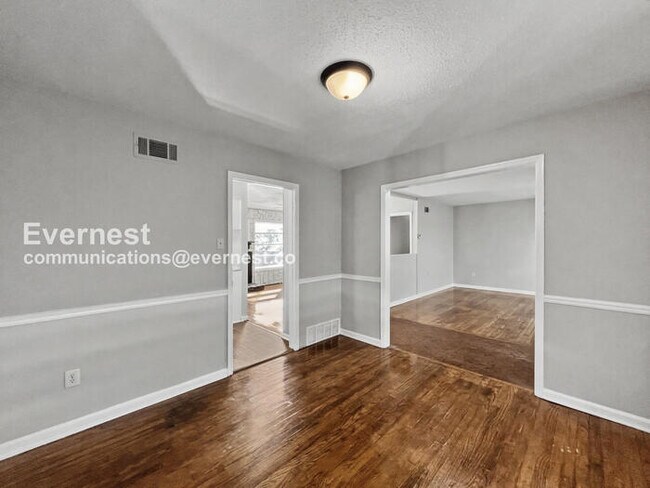 Building Photo - 3484 Naylor Dr