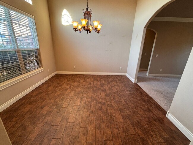 Building Photo - Beautiful 3 Bedroom, 2 Bathroom Home in Persimmon Place!