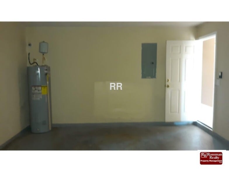 Building Photo - 1231 SE 8th Terrace