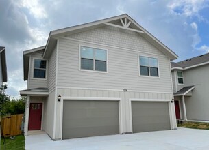 Building Photo - 2206 Sandlewood Cv