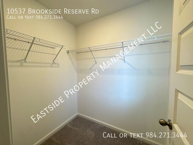 Building Photo - 10537 Brookside Reserve Rd