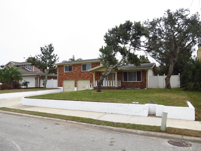 Building Photo - 122 Magnolia Dr