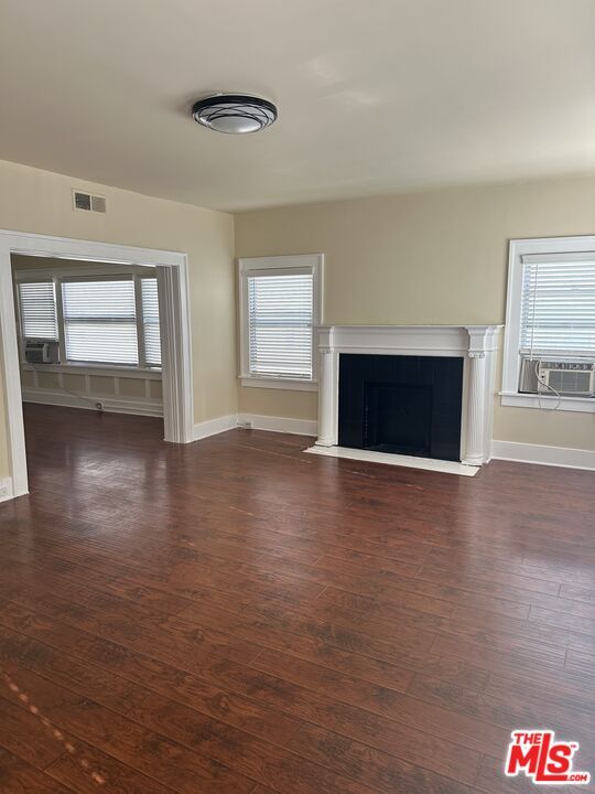 Building Photo - 1404 S St Andrews Pl