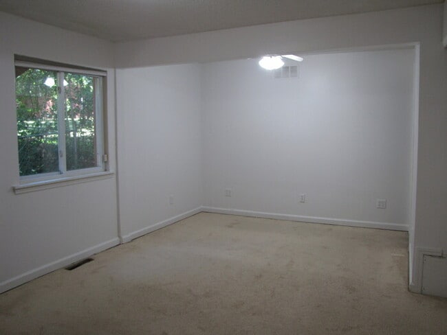 Building Photo - 307 W Delafield Ave