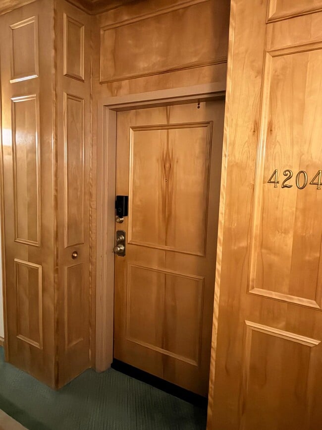 Building Photo - 5875 Friars Rd