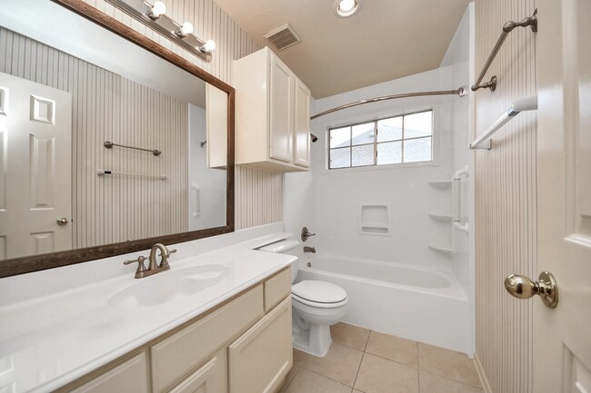 Building Photo - 1123 Spinnaker Way