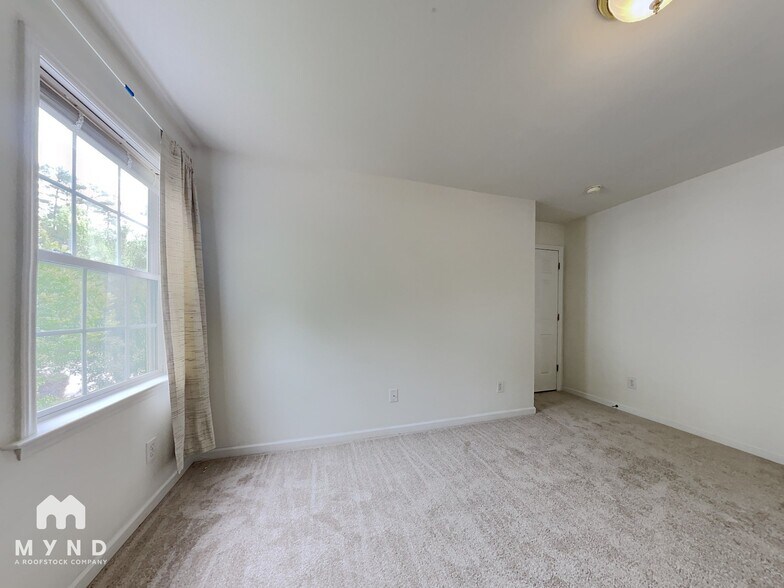 Building Photo - 1085 Vauxhall Dr