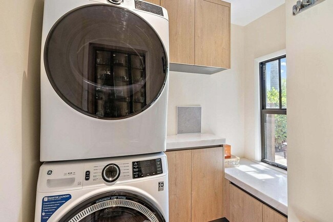 Building Photo - 3211 Washington Rd