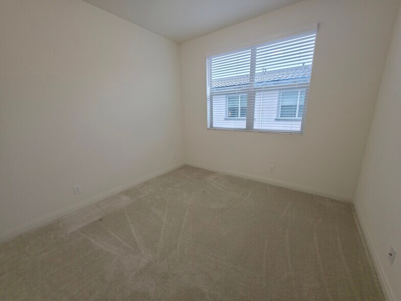 Building Photo - 12120 Blue Sky Ct