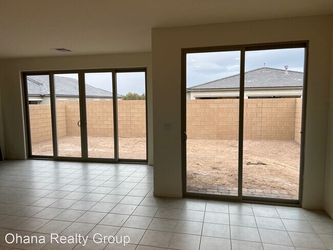 Building Photo - 4 br, 2.5 bath House - 10072 Spelter Street