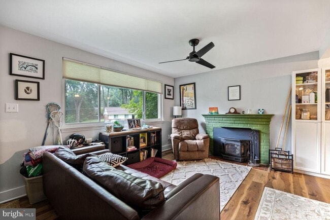Building Photo - 3610 Terrace Dr