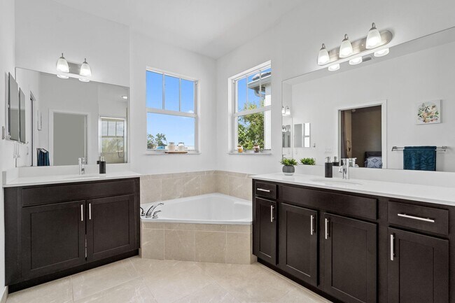 Building Photo - 4945 NW 48th Terrace