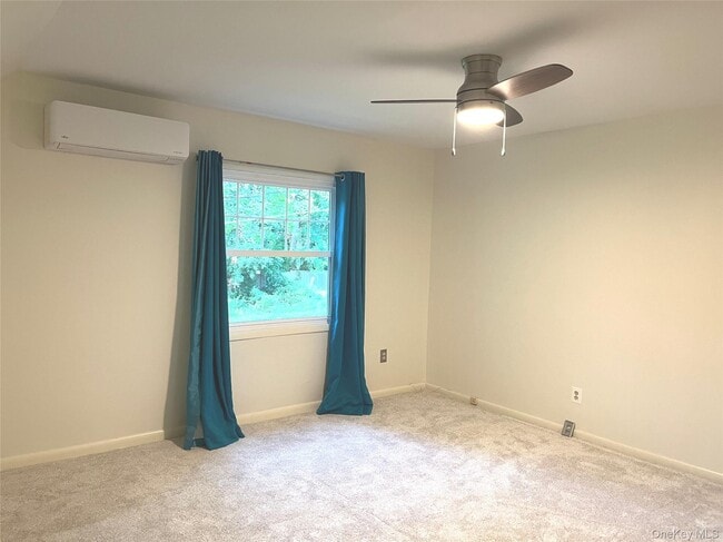 Building Photo - 14 Willow Bend