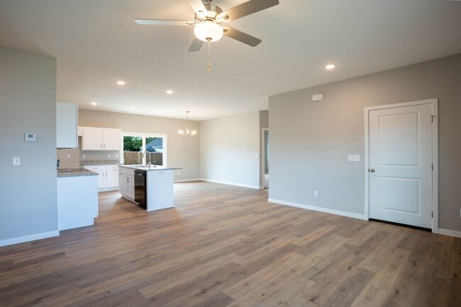 Building Photo - Brand new 3 bedroom home - Mt.Vernon