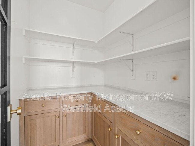 Building Photo - 136 N Desert Sage Dr