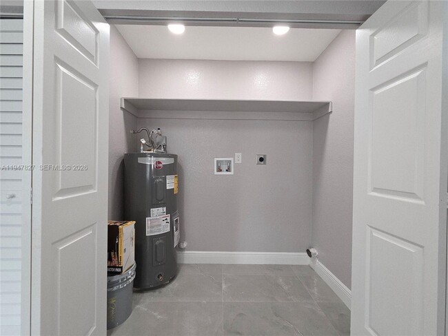 Building Photo - 4360 NW 15th St