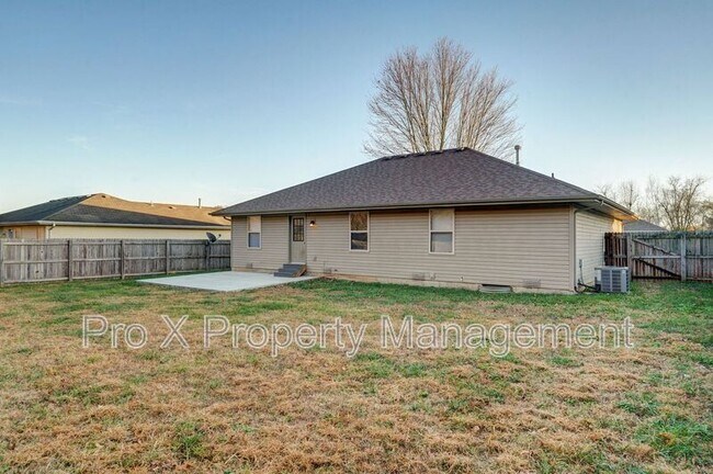 Building Photo - 4223 W Madison St